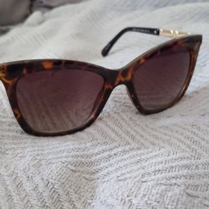 GUESS women's sunglasses - excellent condition